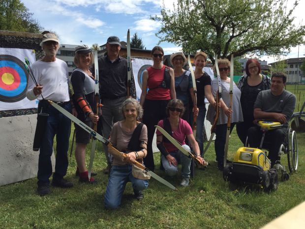 Gruppenphoto mit drei Betreuungspersonen